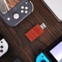 8BitDo Adaptador USB 2 Inalámbrico para Switch, PC, Raspberry Pi (NARANJA) - Imagen 2